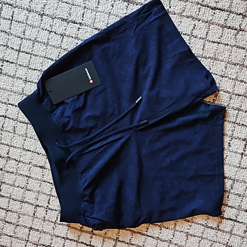 NWT-Lululemon- Men's T.H.E. SHORT 7" Small